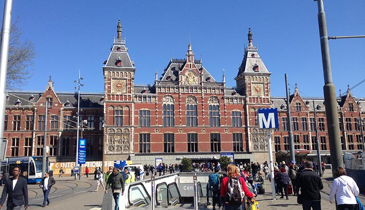 アムステルダム中央駅(Amsterdam Centraal Station)