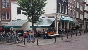 アムステルダムで大人気！オランダ名物アップルパイの美味しいカフェ「Winkel 43」