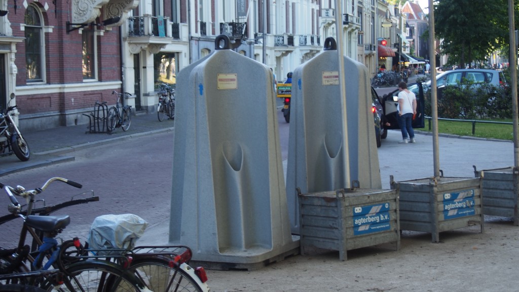 オランダのオープンすぎる公衆トイレ