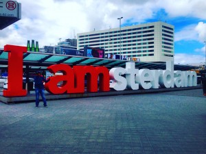 スキポール空港のモニュメント「I amsterdam」