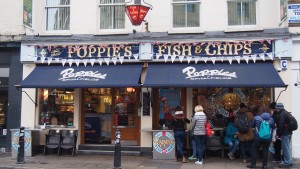 ロンドンのフィッシュアンドチップス店「Poppies」