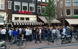 アムステルダムで地ビールが楽しめるお店「Cafe Hoppe」