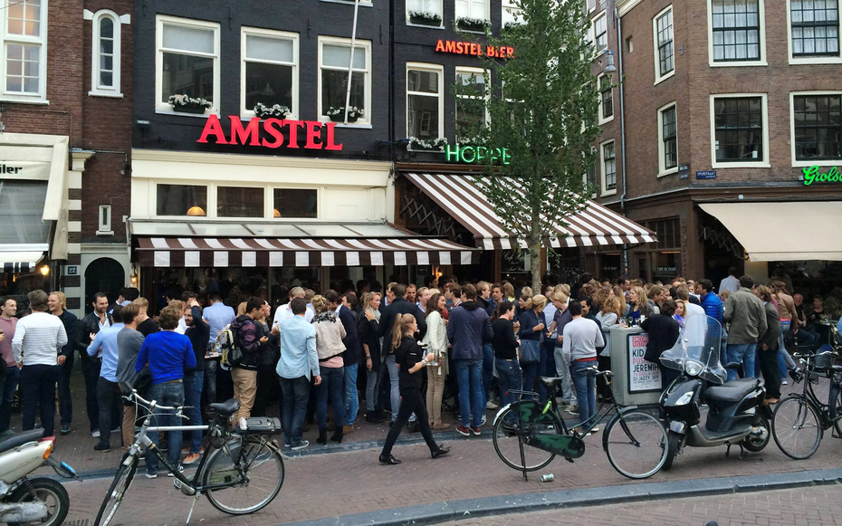 アムステルダムで地ビールが楽しめるお店「Cafe Hoppe」